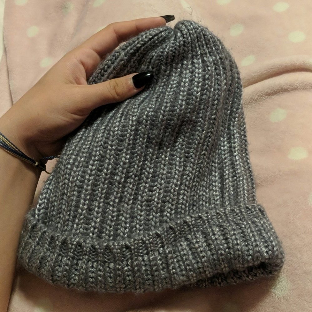 Grey beanie